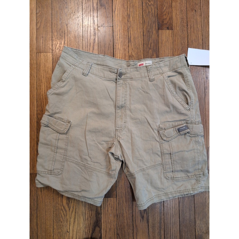 Wrangler Mens Khaki Cargo Shorts Tan Cotton Relaxed Casual Outdoor Pockets Sz 38